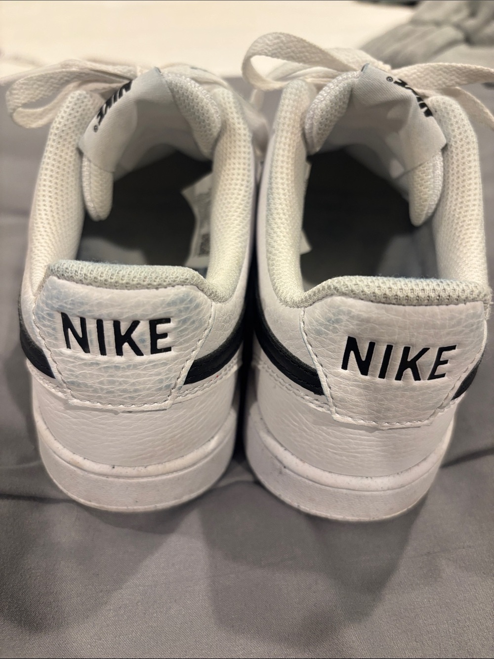 Nike Women’s Court Vision Sneakers 7.5 - Picture 4 of 7
